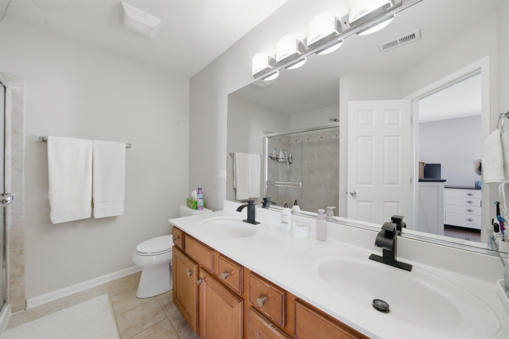 542 Cary Woods Circle