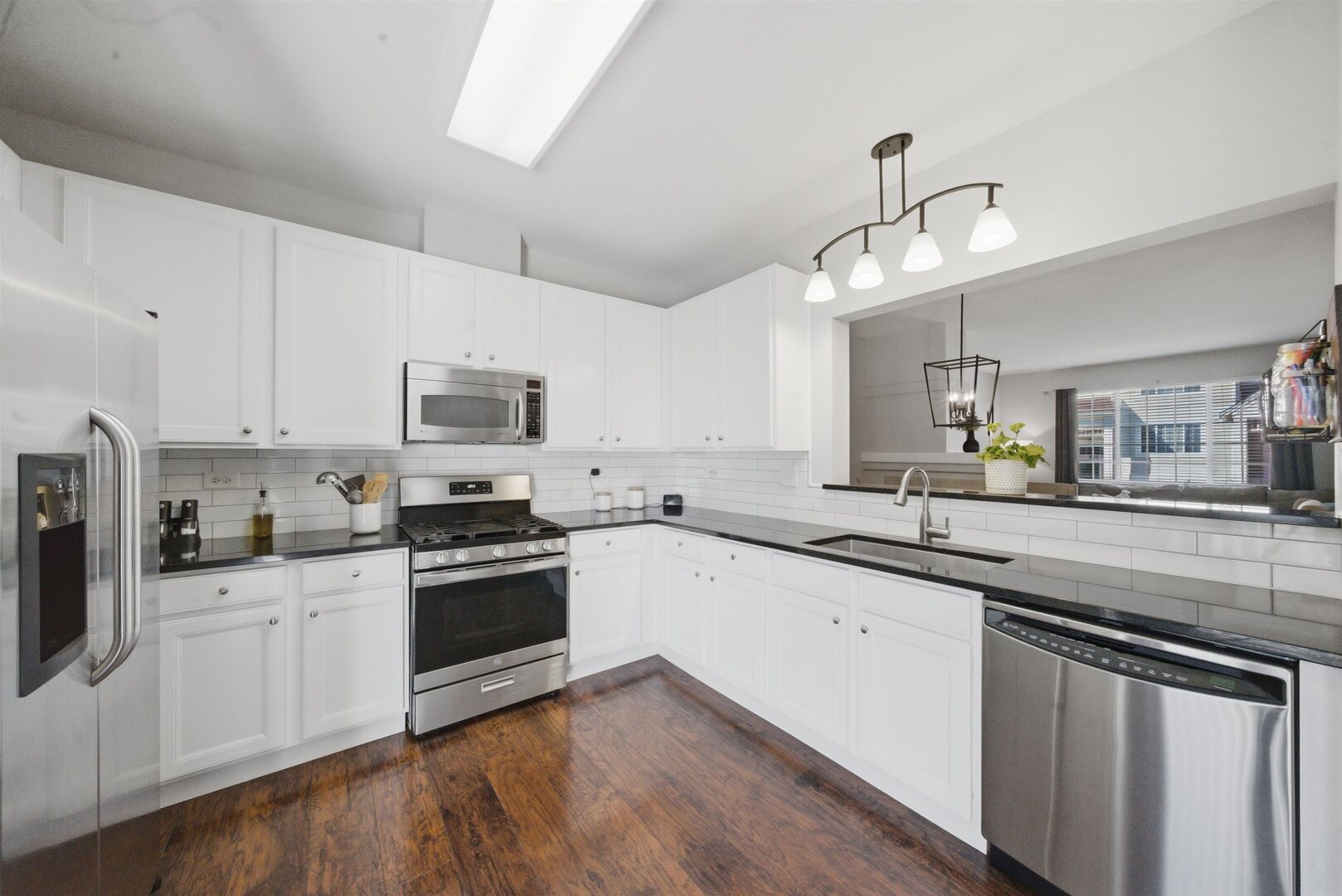 542 Cary Woods Circle