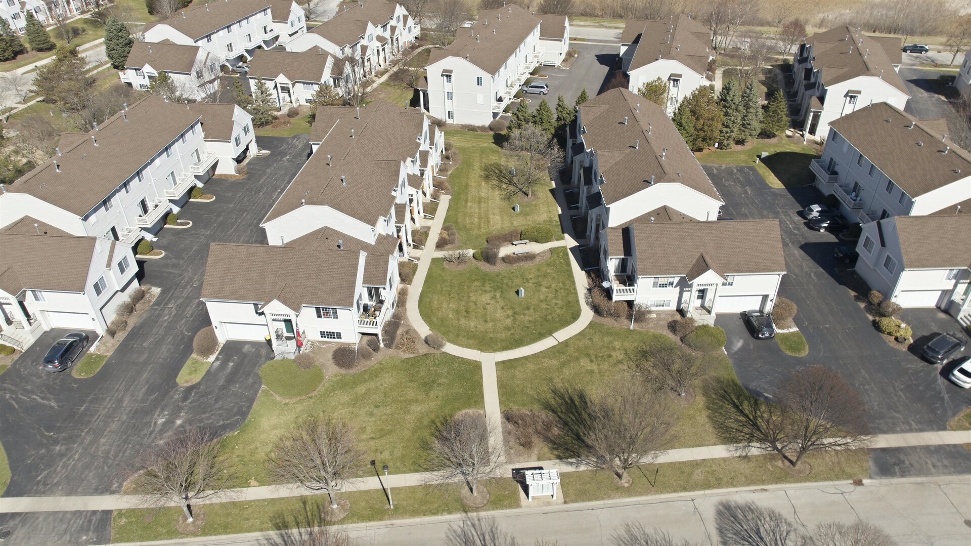 542 Cary Woods Circle