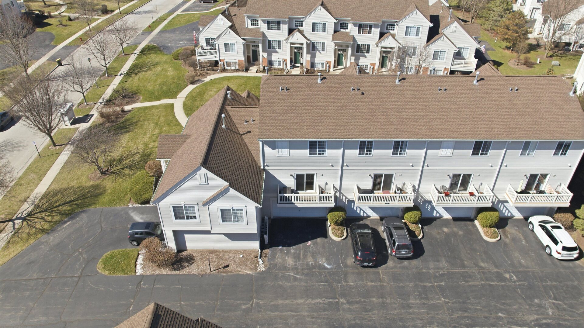 542 Cary Woods Circle