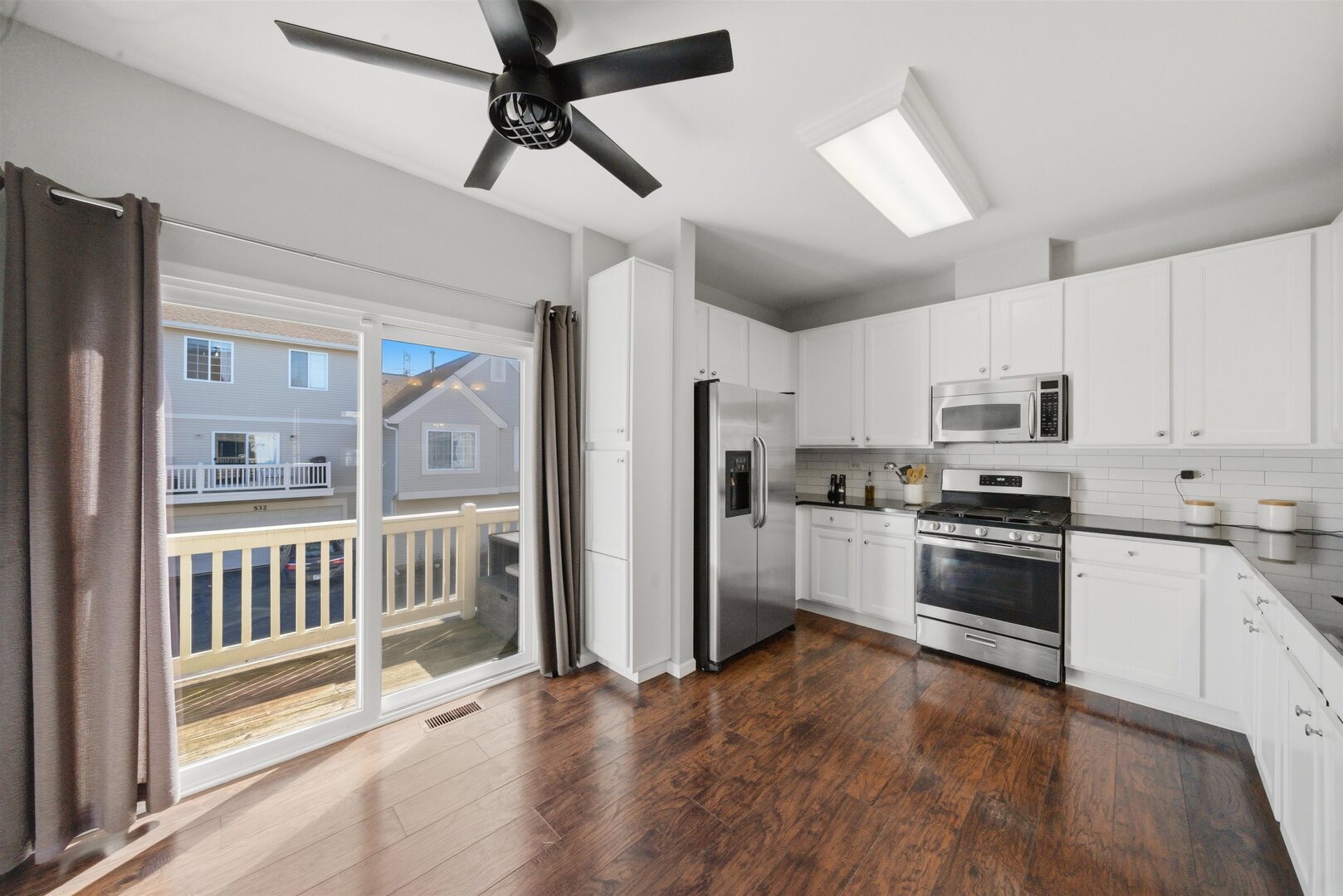 542 Cary Woods Circle