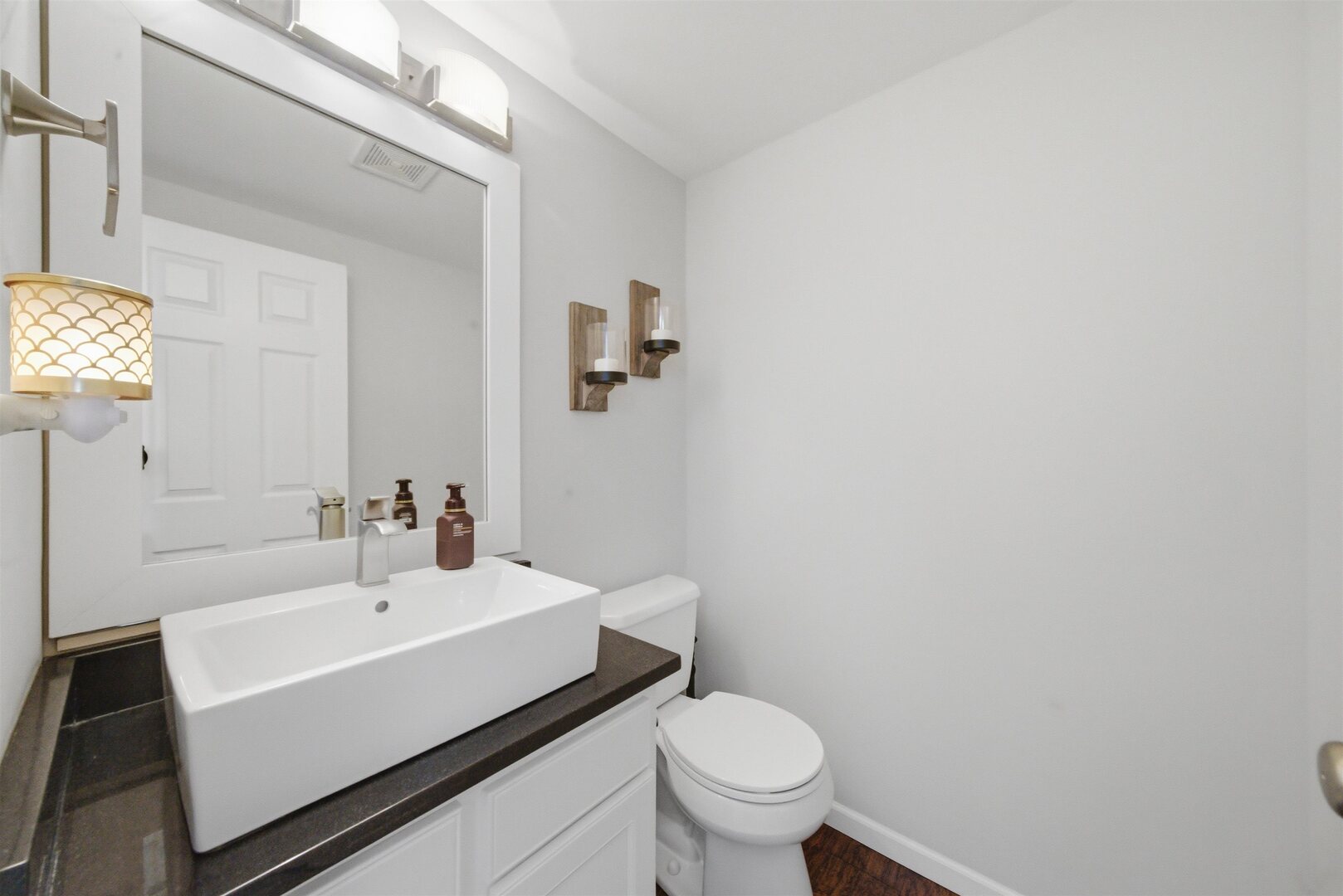 542 Cary Woods Circle