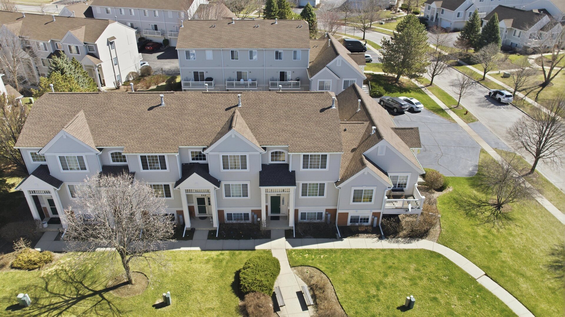 542 Cary Woods Circle