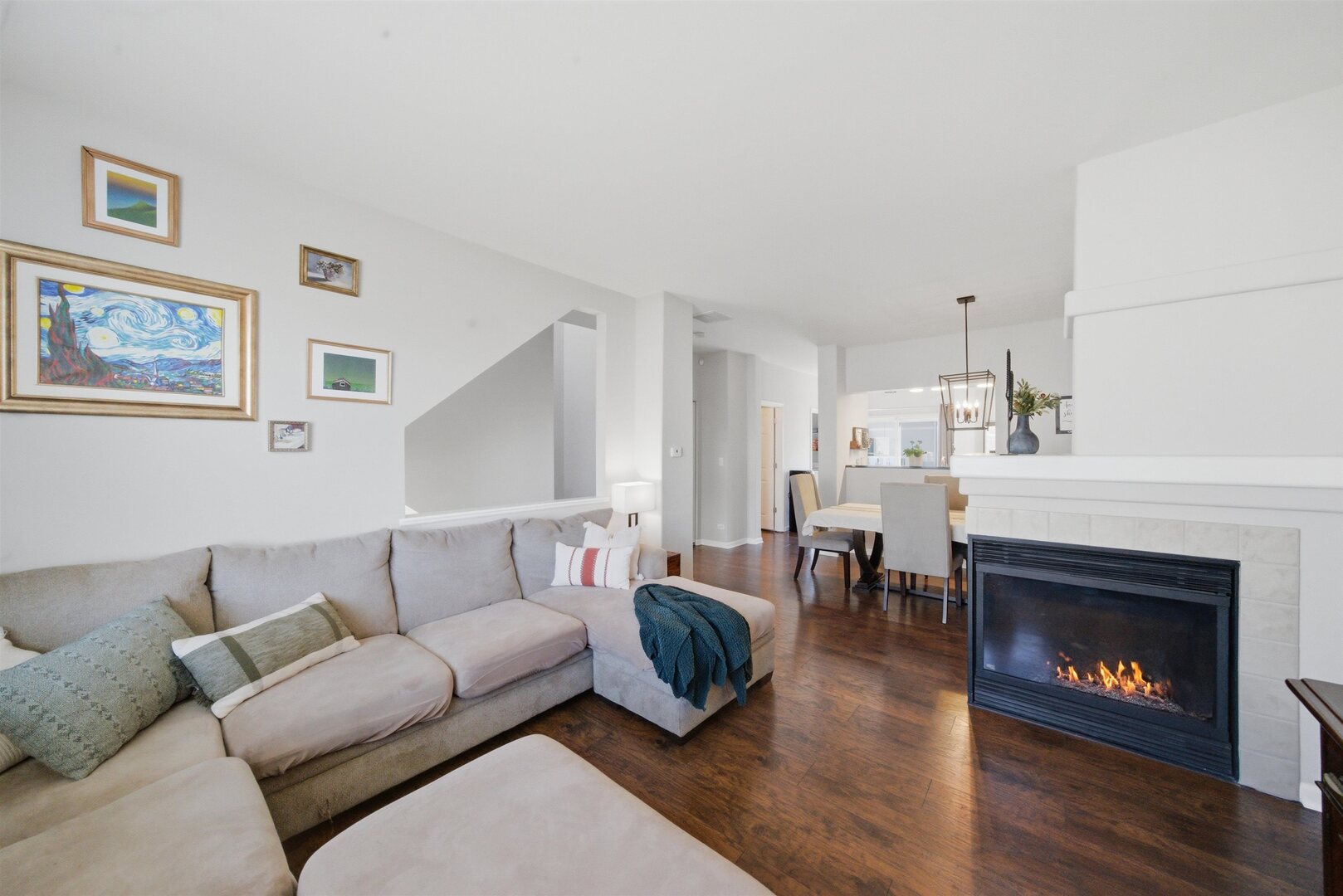 542 Cary Woods Circle