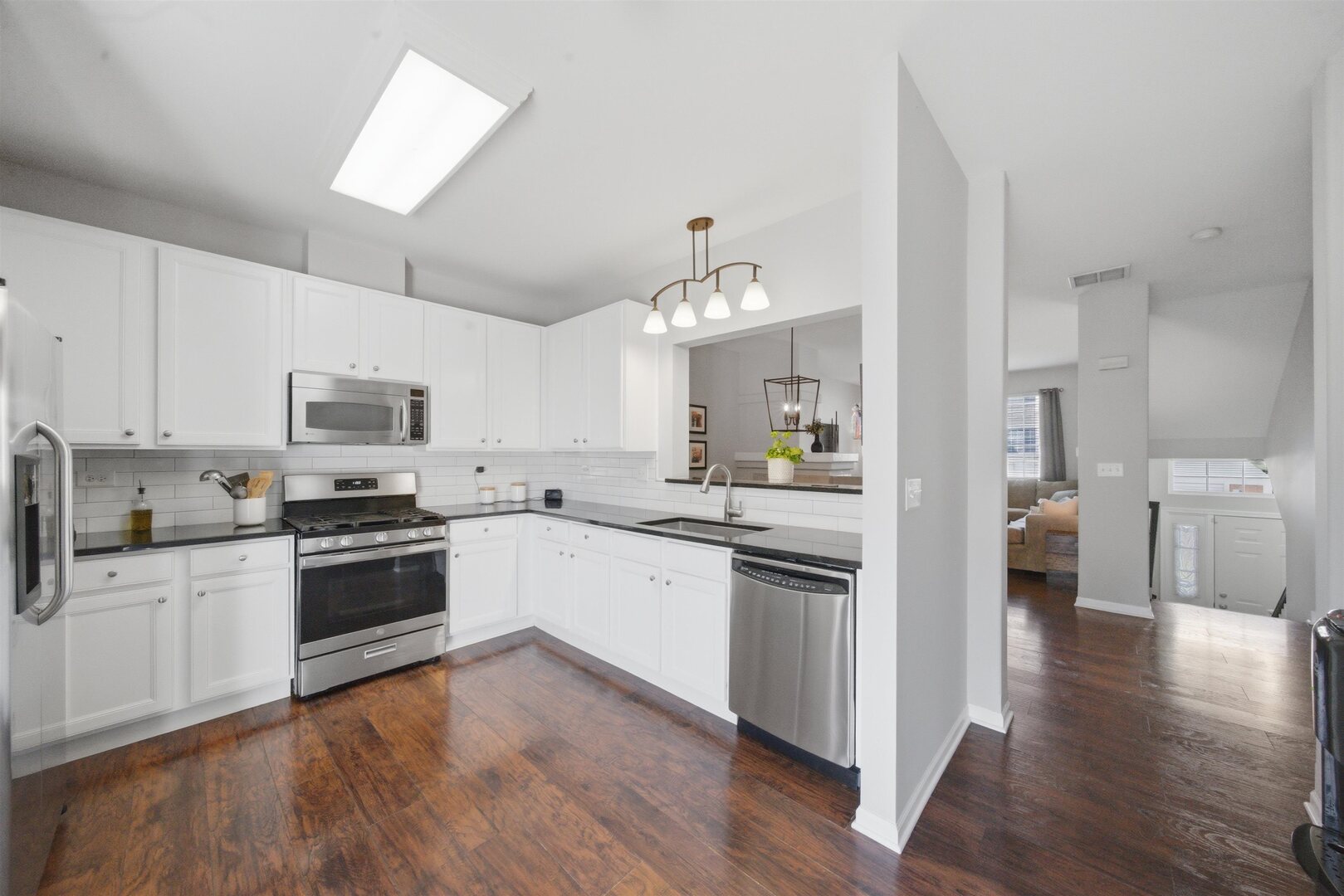 542 Cary Woods Circle