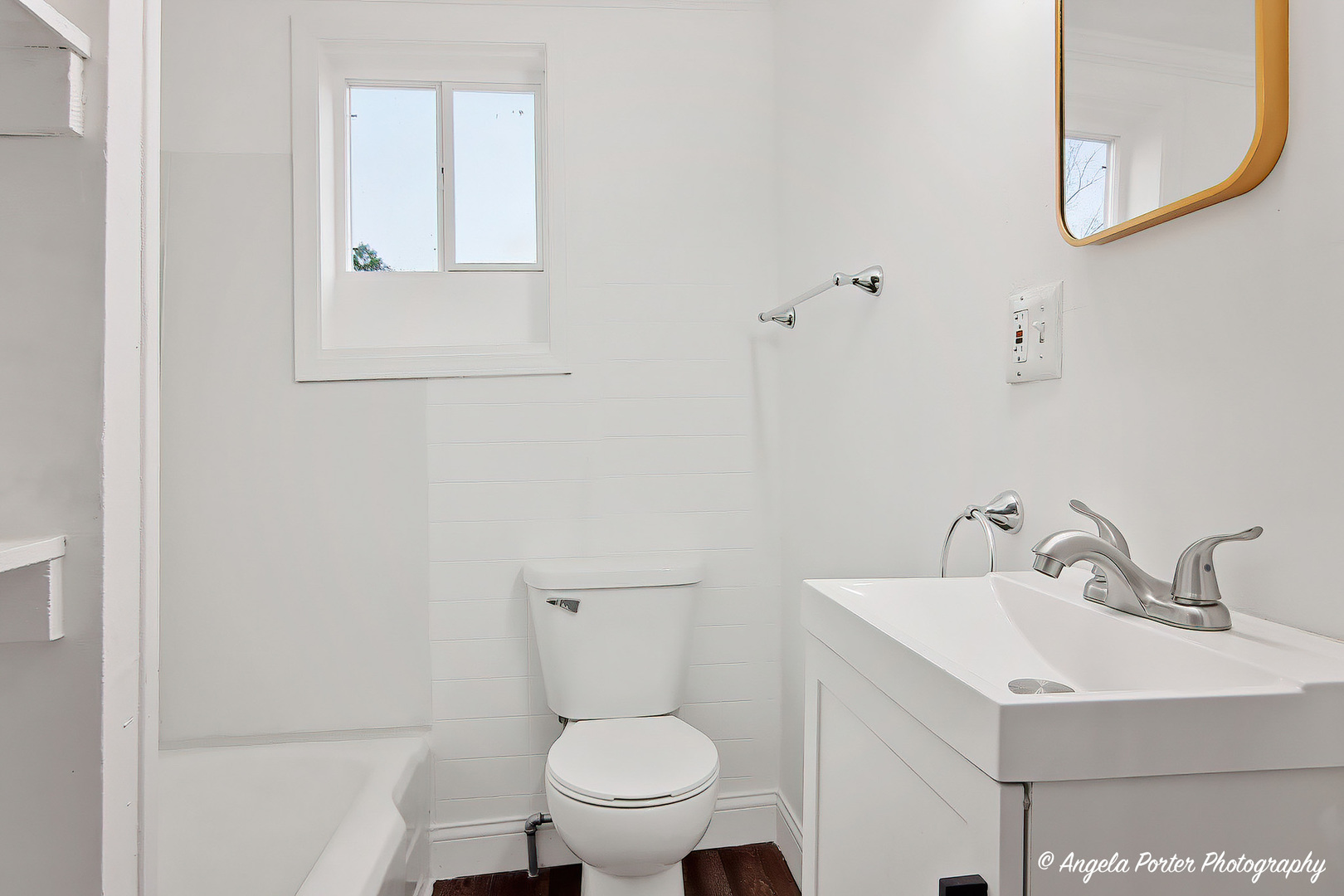 320 E WASHINGTON Street