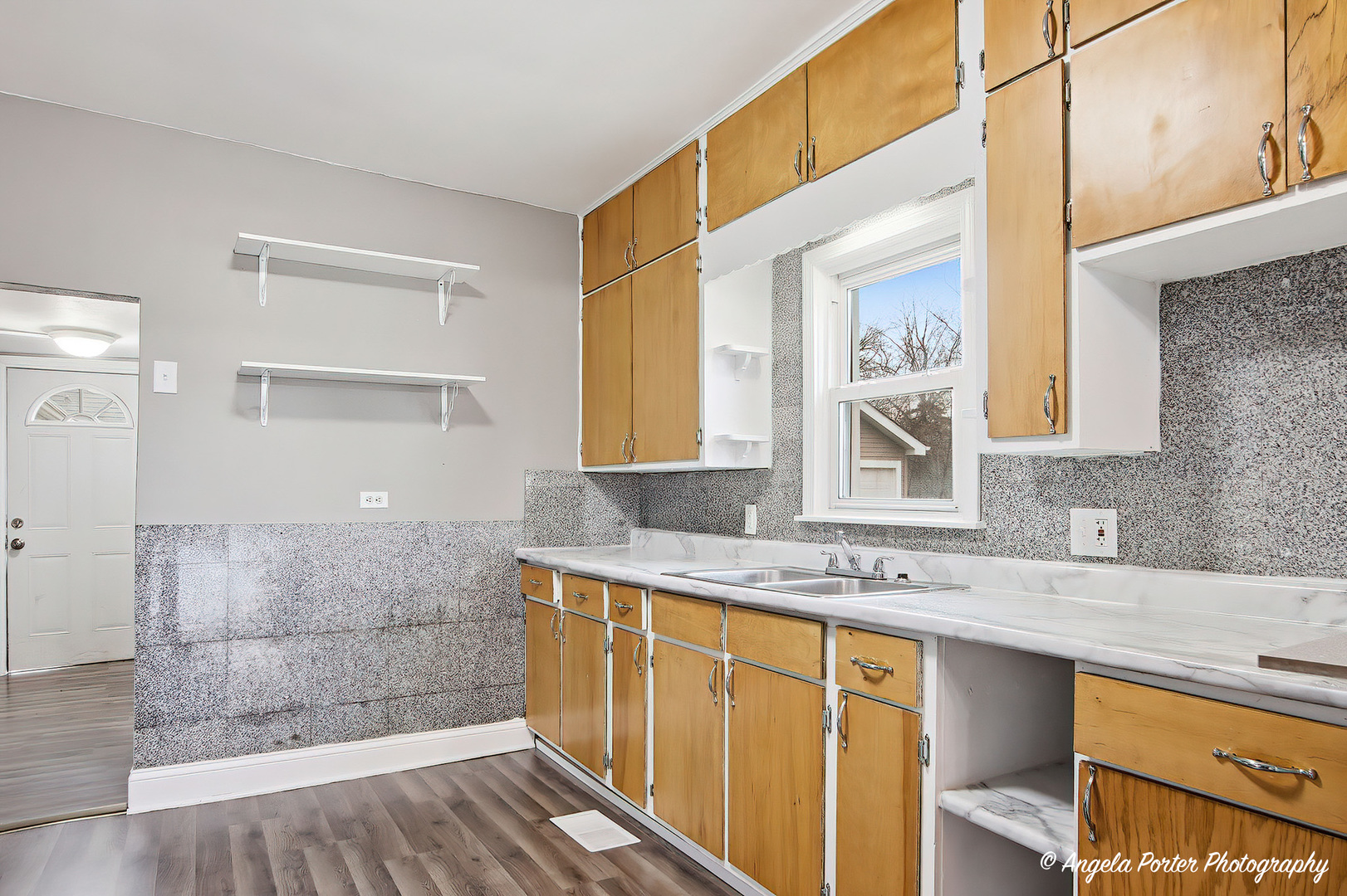 320 E WASHINGTON Street