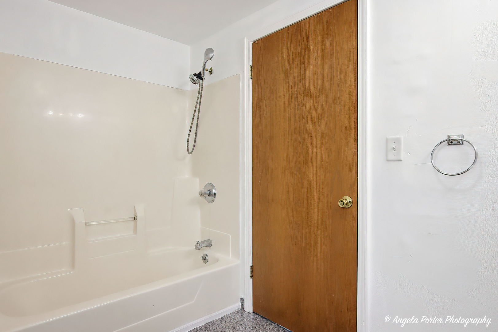 320 E WASHINGTON Street