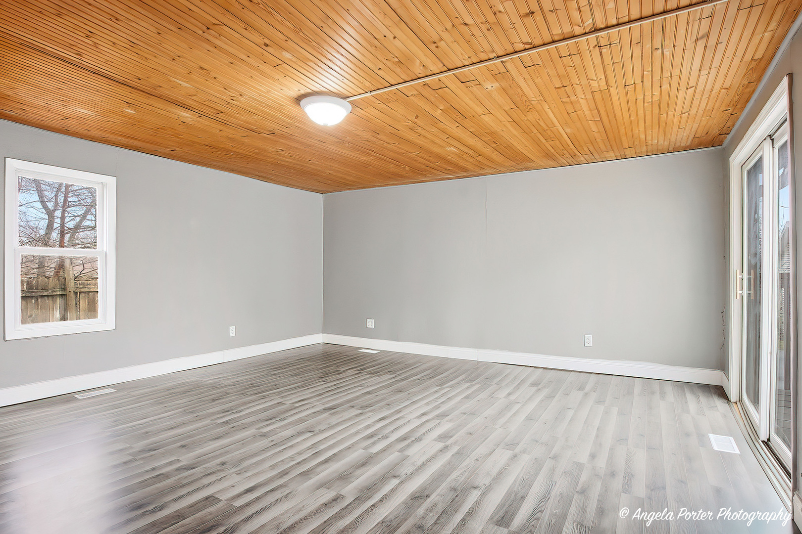 320 E WASHINGTON Street