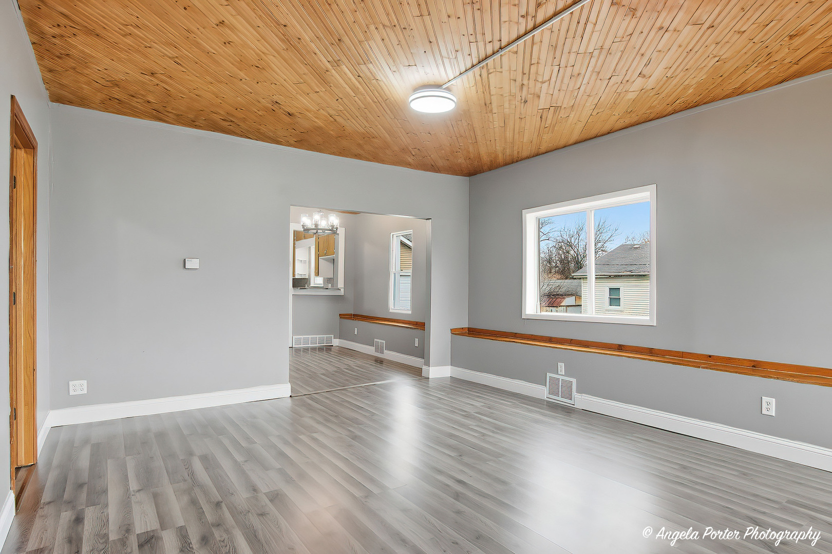 320 E WASHINGTON Street