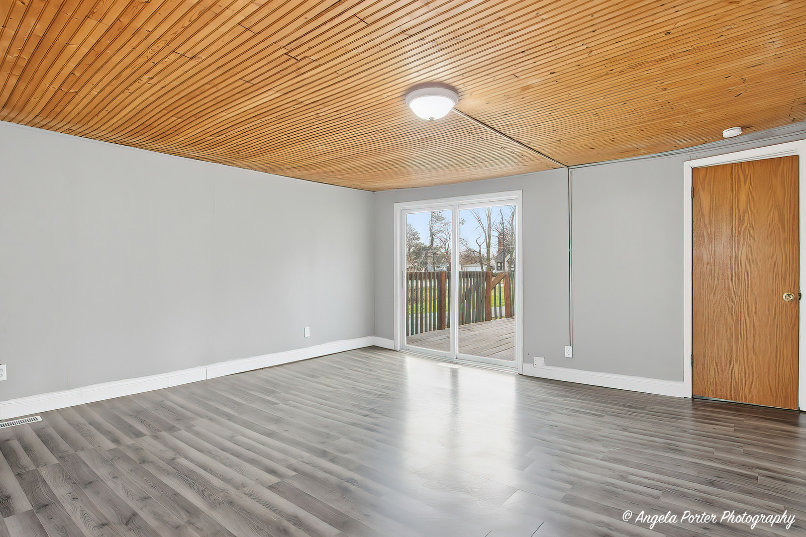 320 E WASHINGTON Street