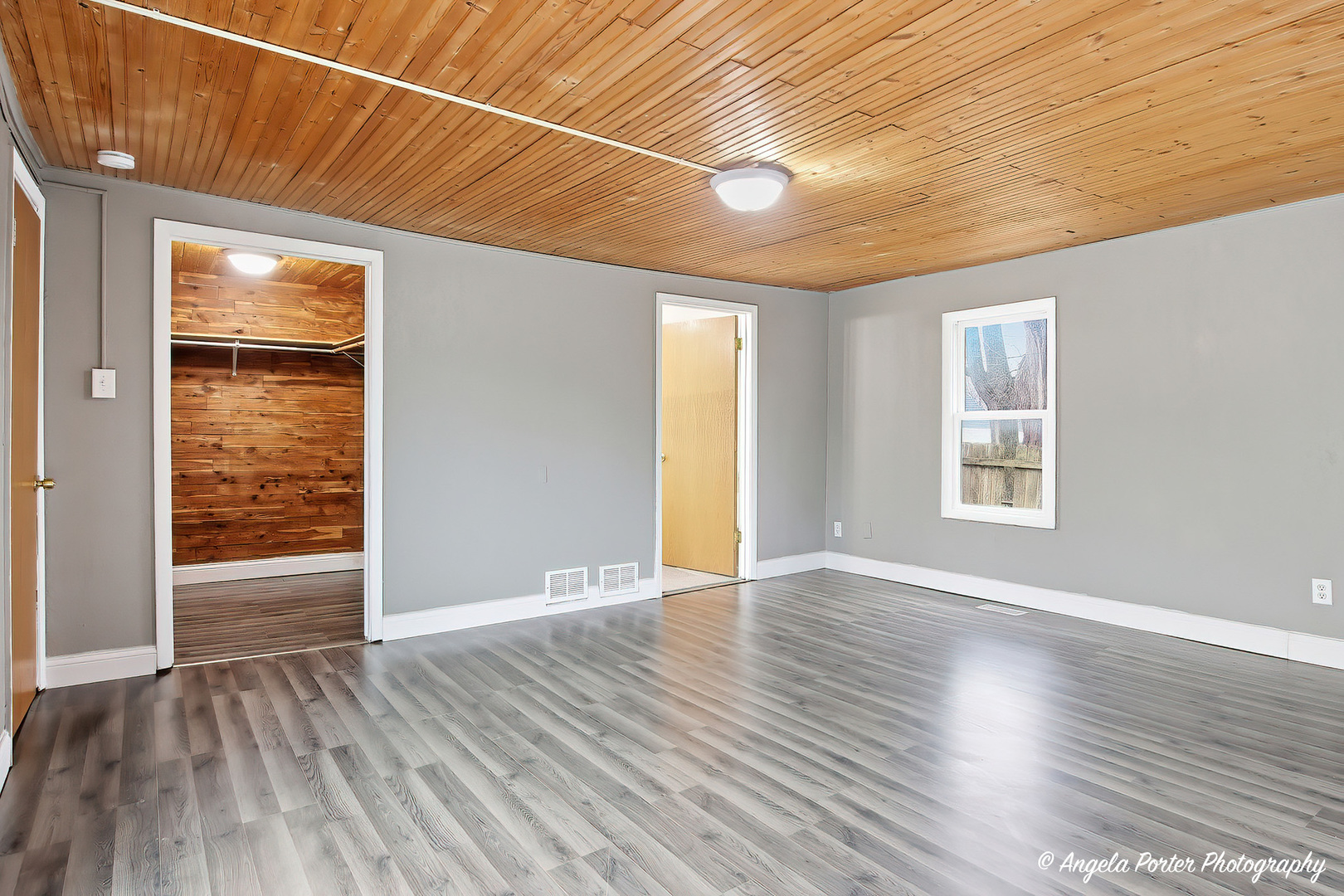 320 E WASHINGTON Street