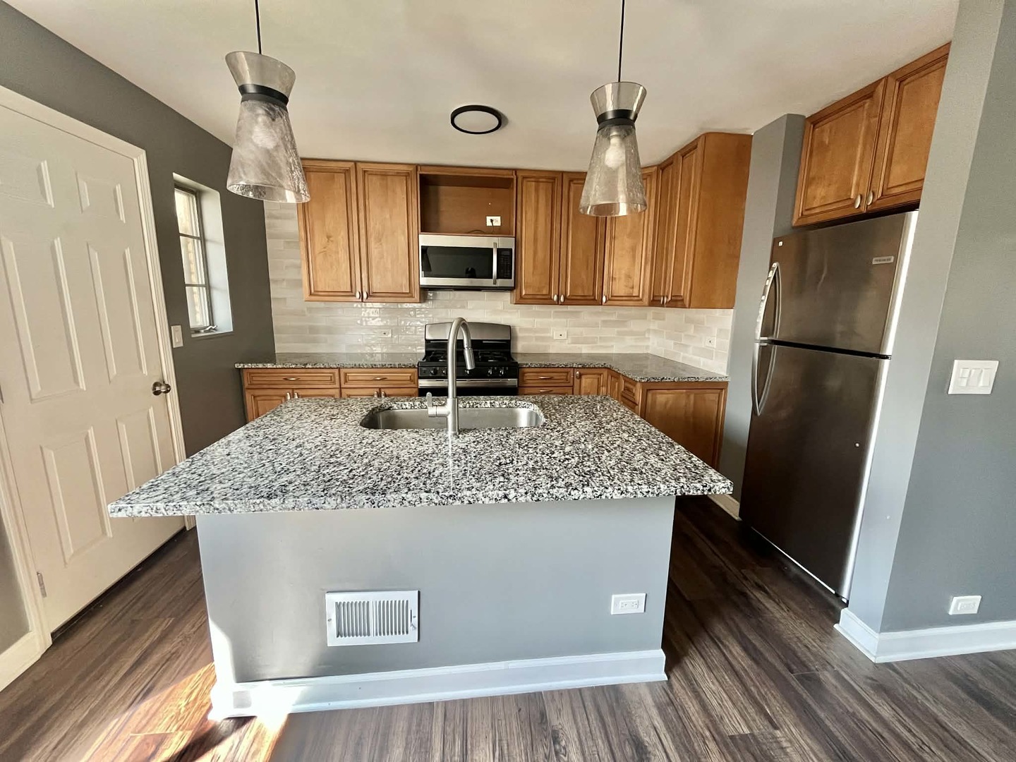 746 Walnut Street Unit: 2E