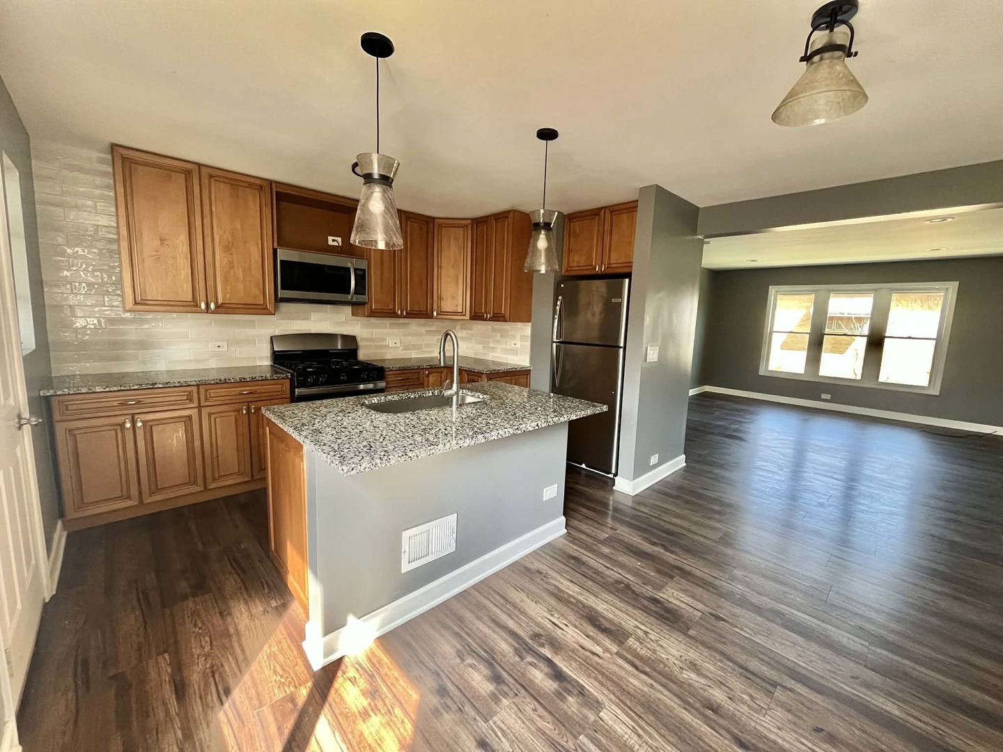 746 Walnut Street Unit: 2E