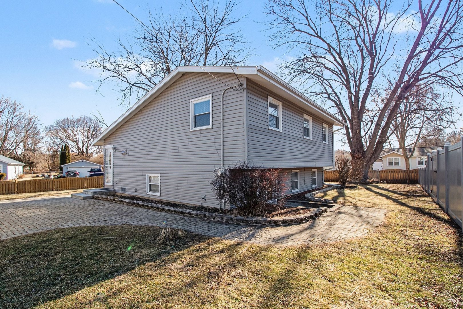 604 WOODMOOR Drive