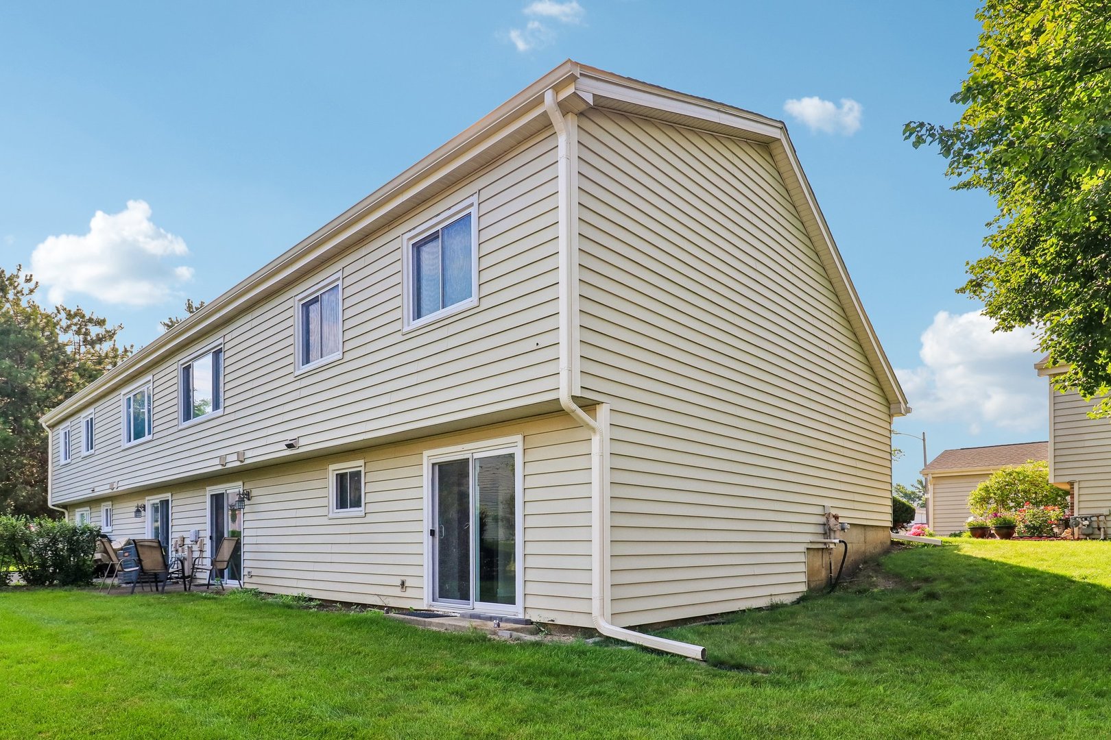 664 Claridge Circle