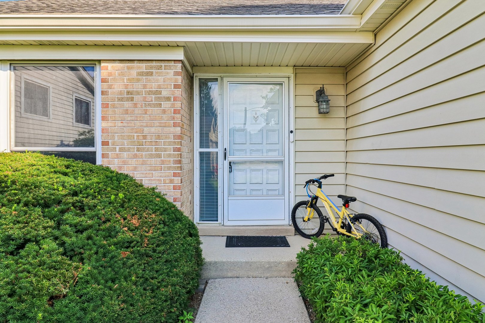664 Claridge Circle