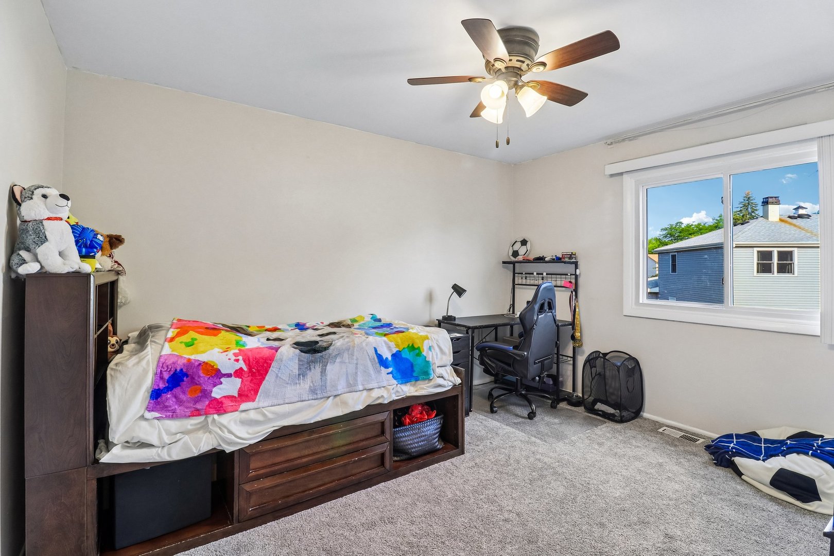 664 Claridge Circle