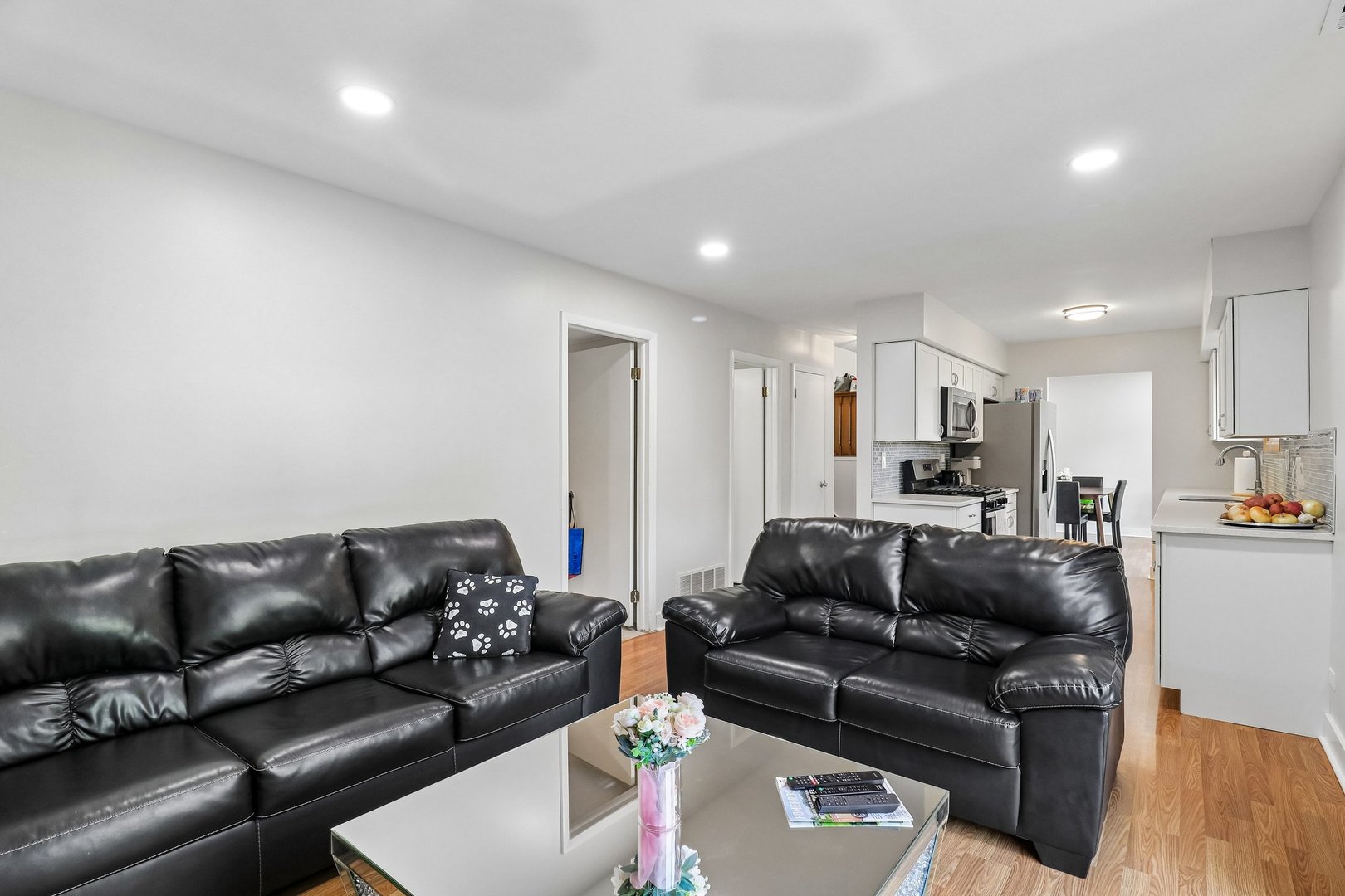 664 Claridge Circle