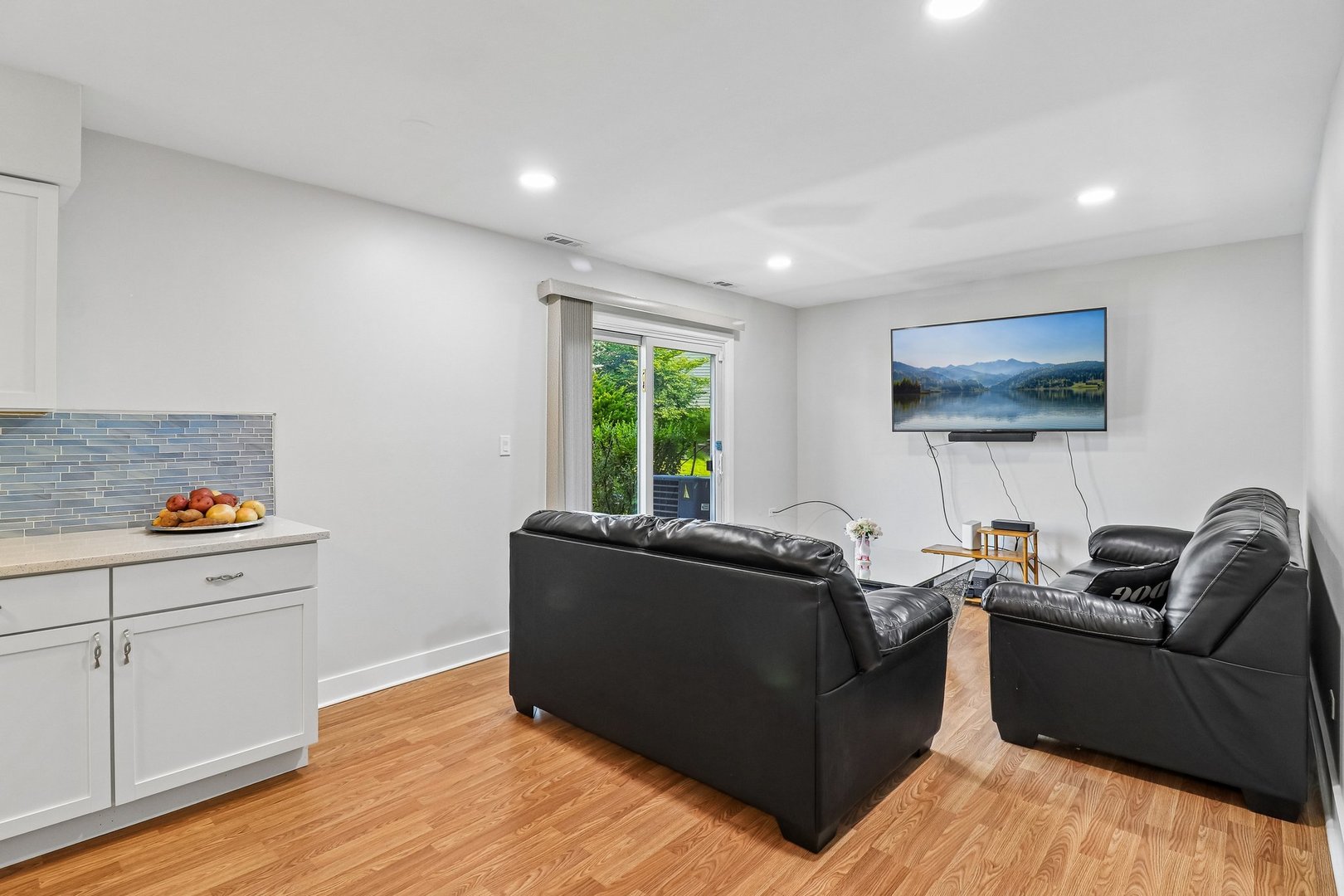 664 Claridge Circle