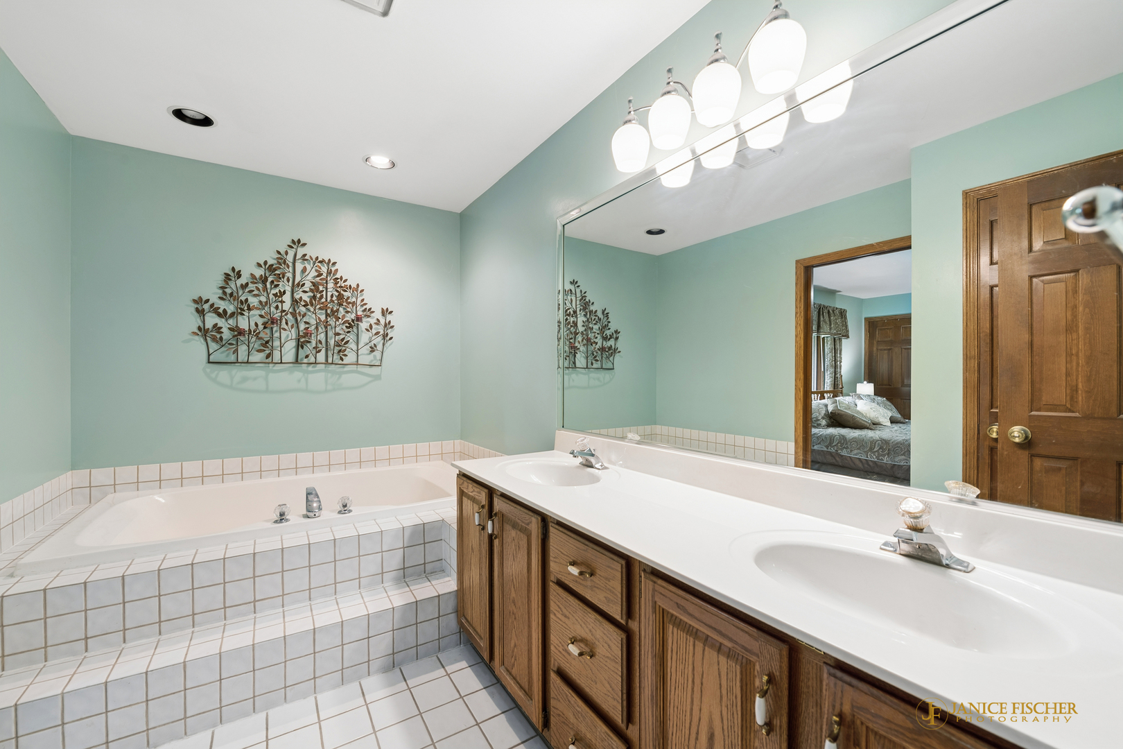 33705 Creek Court