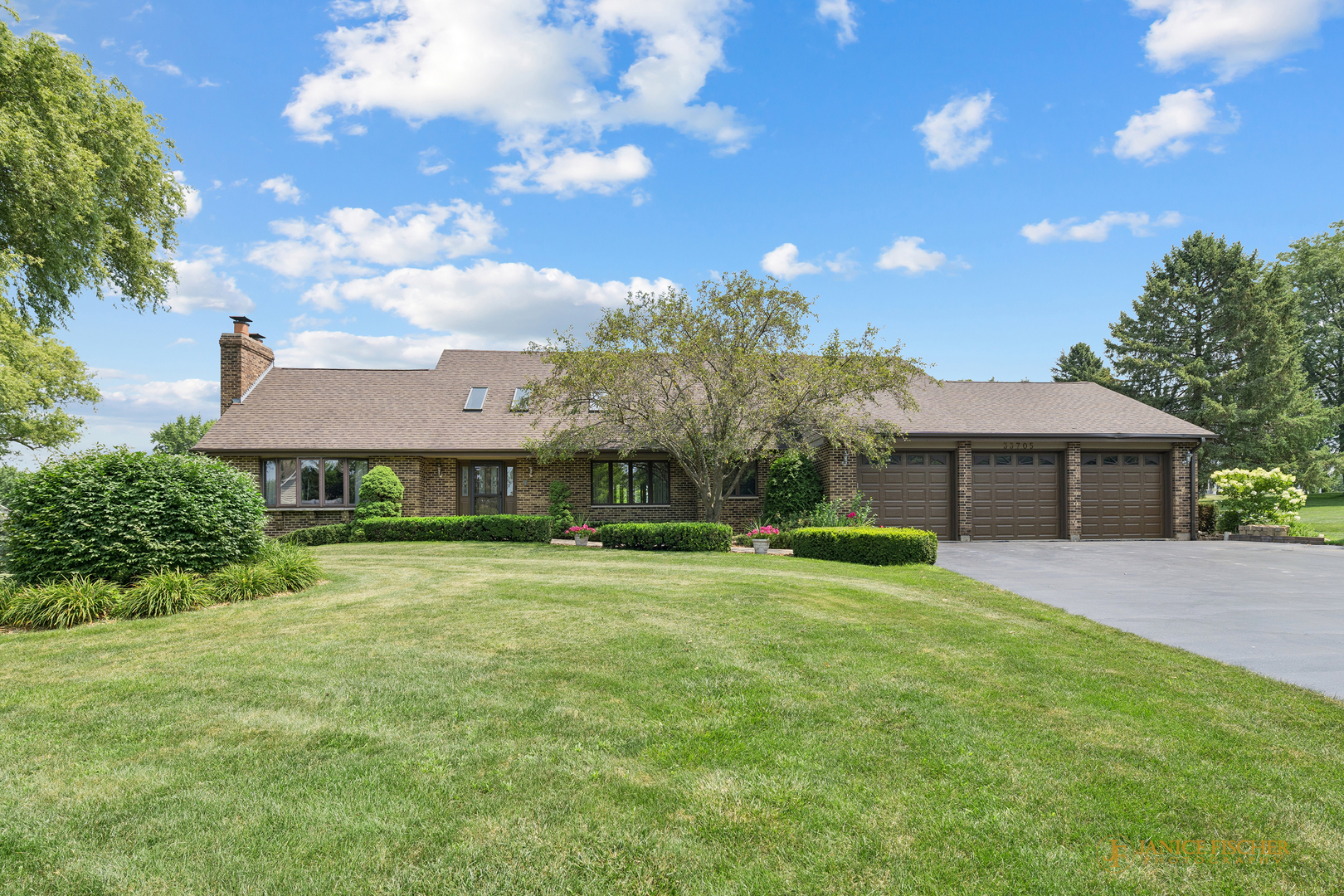 33705 Creek Court