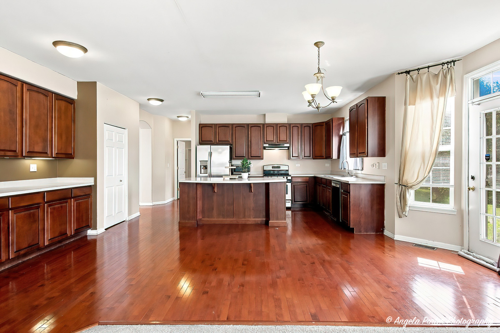 429 W Newbridge Lane