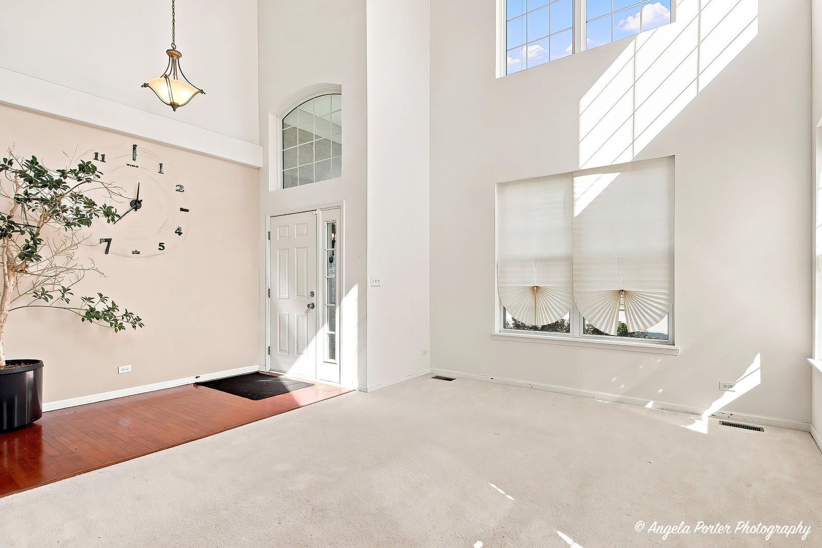 429 W Newbridge Lane