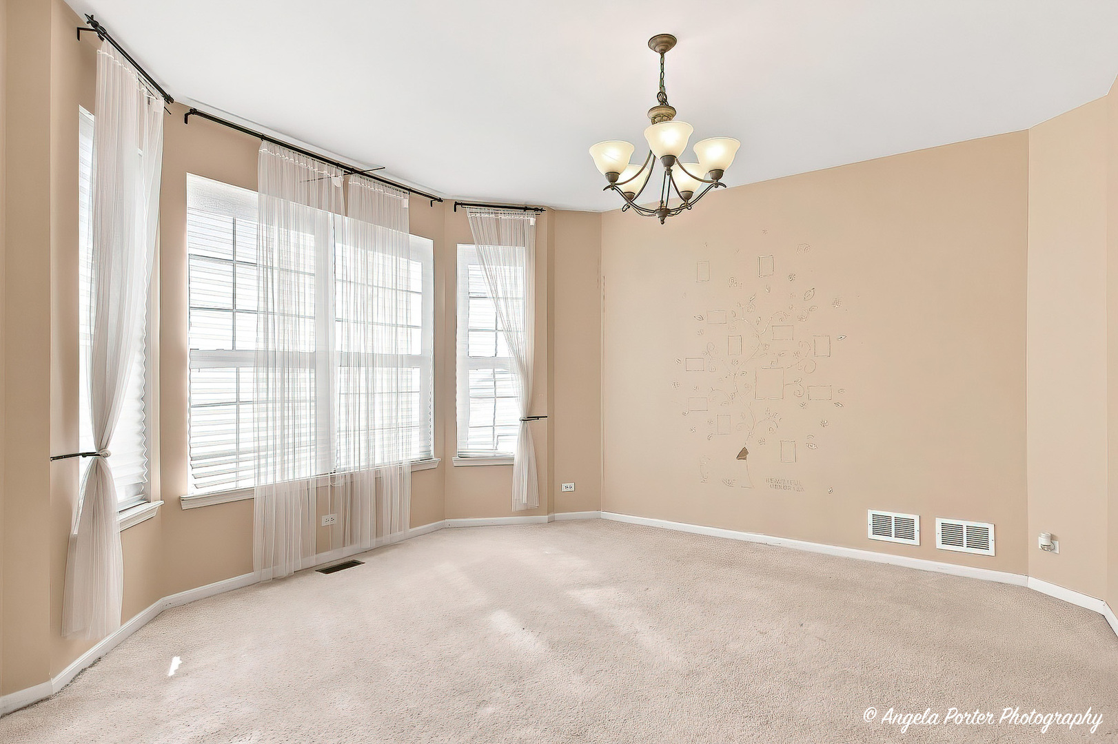 429 W Newbridge Lane