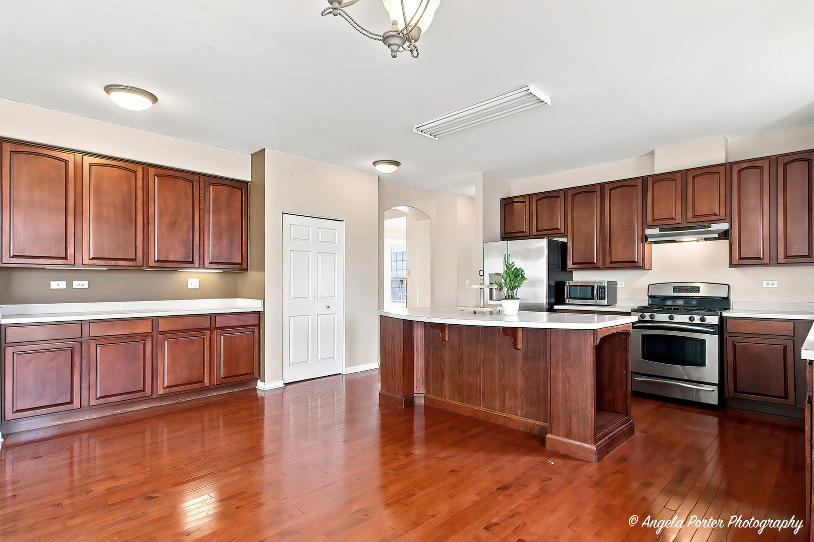 429 W Newbridge Lane