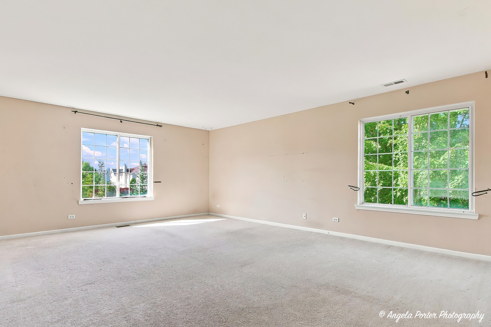 429 W Newbridge Lane