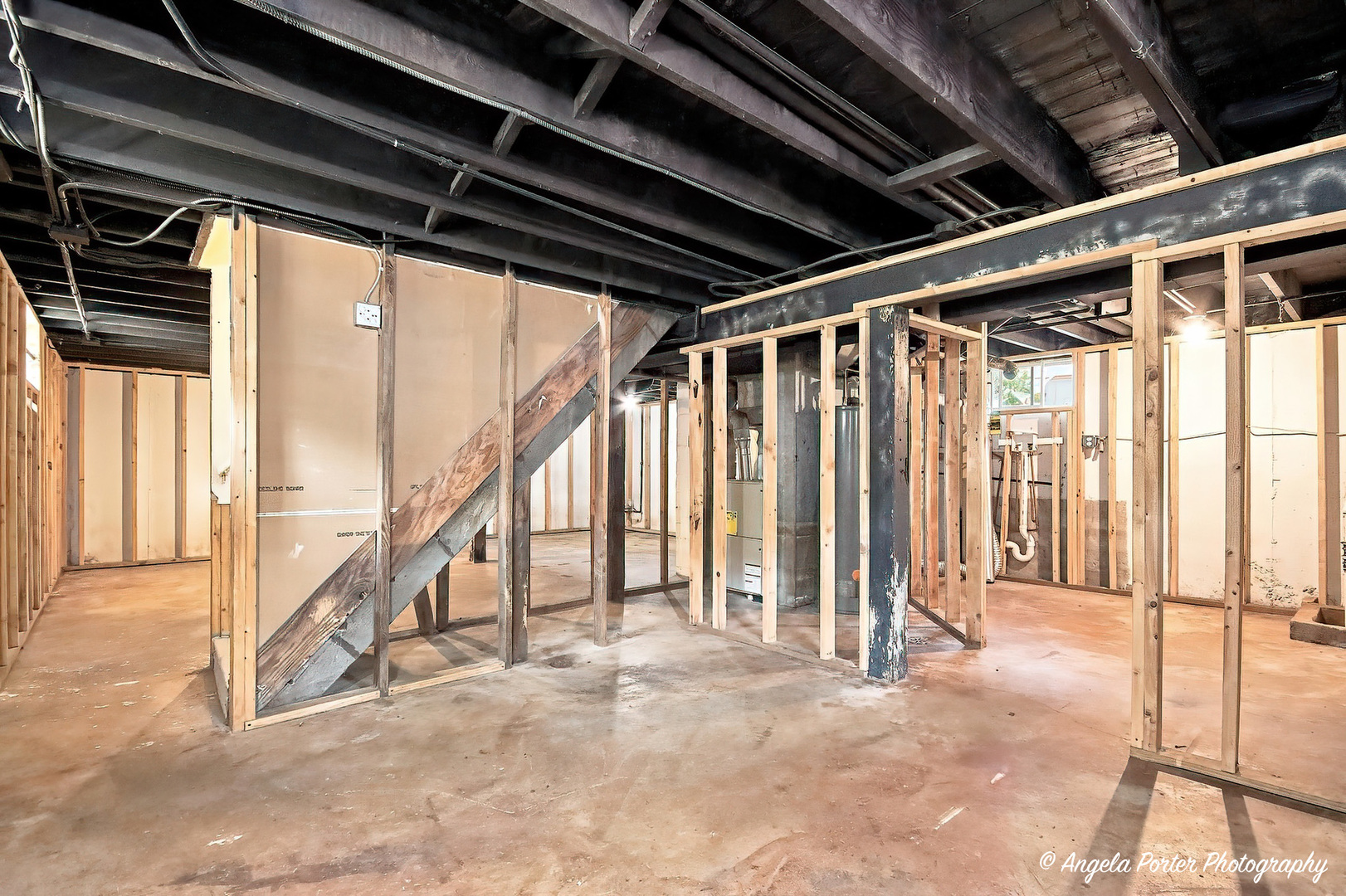 1621 ROUND LAKE Drive