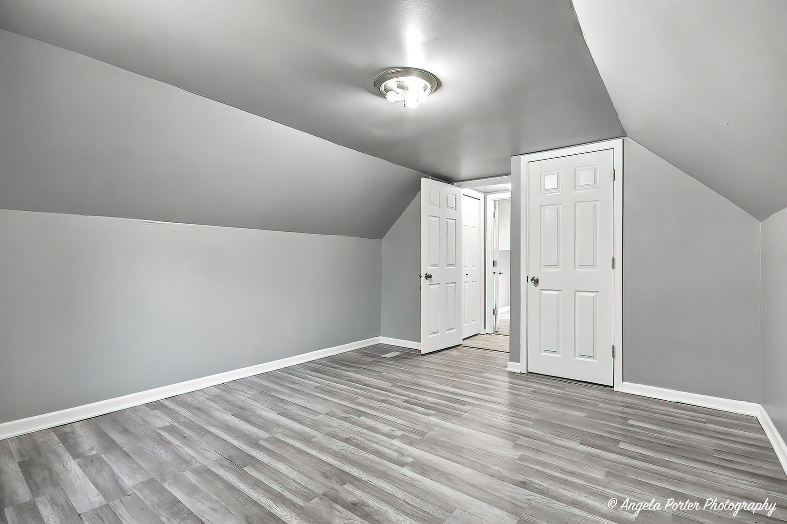 1621 ROUND LAKE Drive