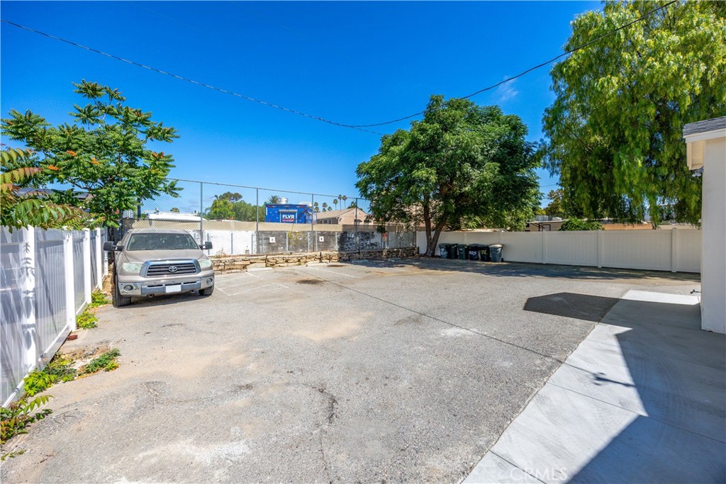 111 S South Lindsay Street