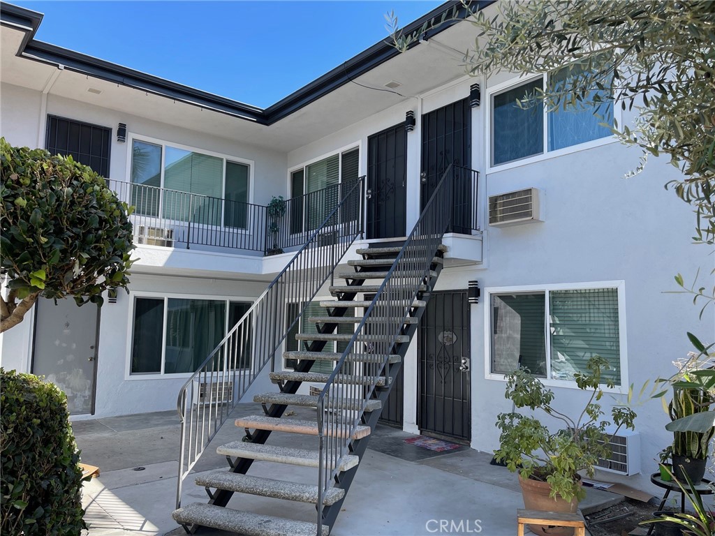 1001 N Van Ness Avenue