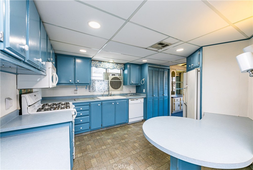 601 N Kirby Street 447