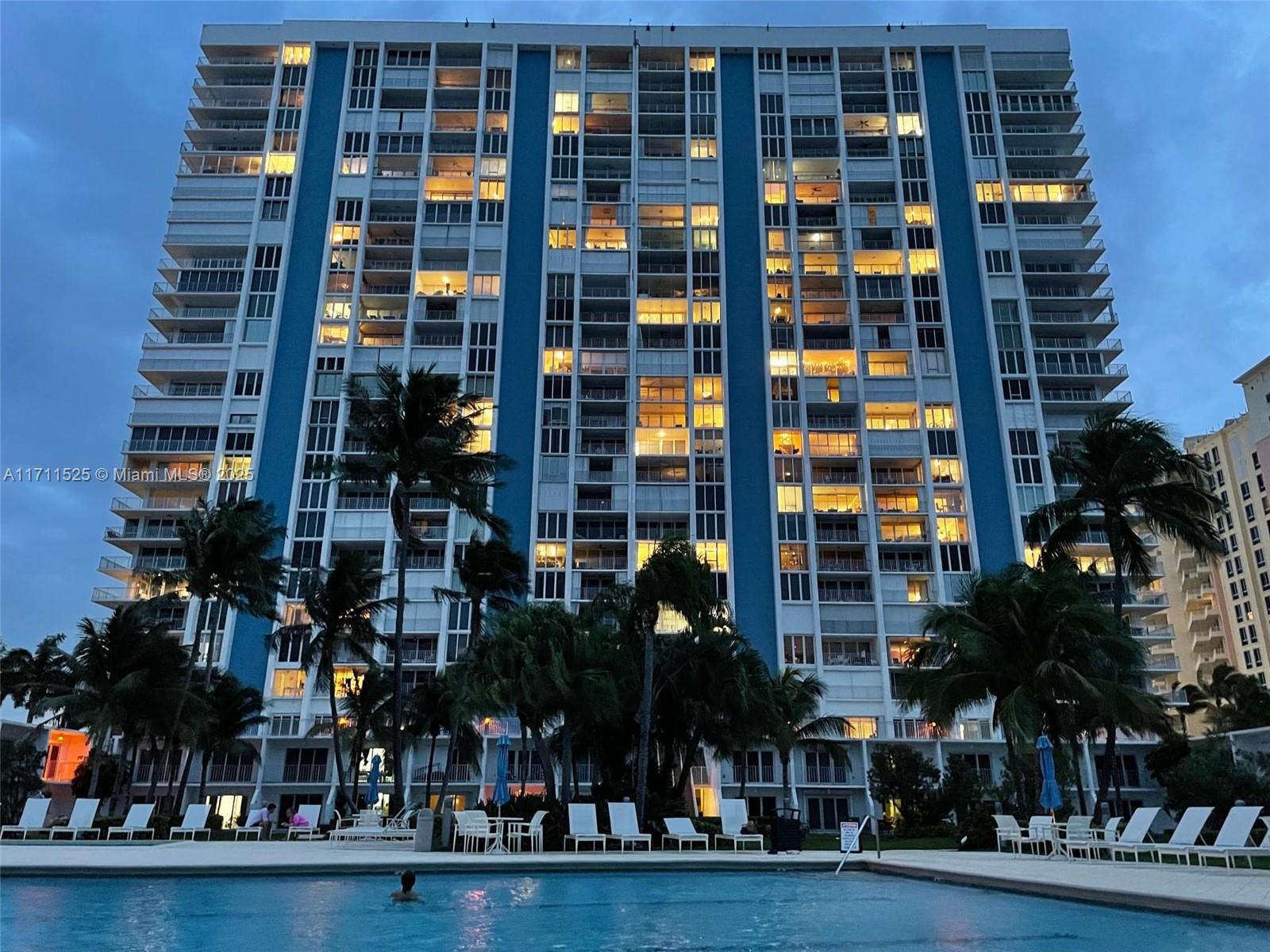 881 Ocean Dr # L5