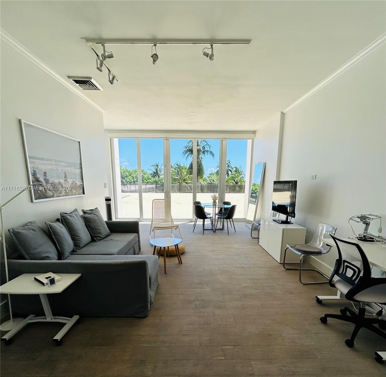 881 Ocean Dr # L5