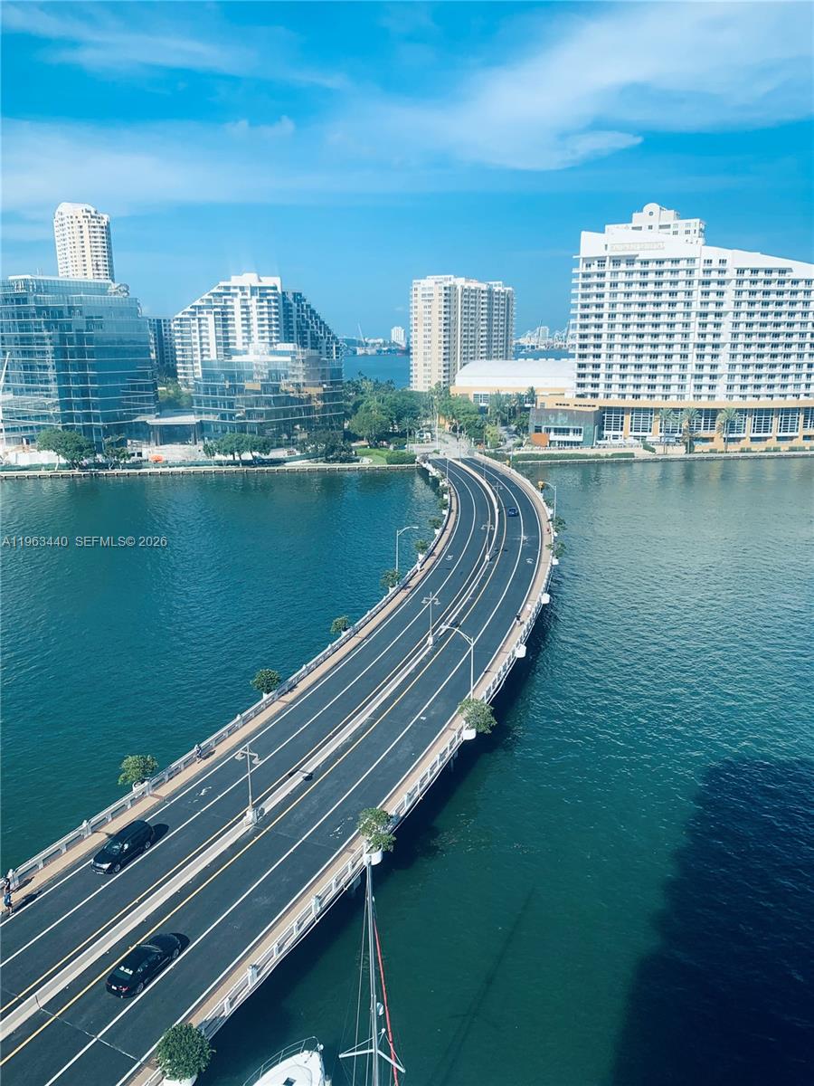 801 Brickell Bay Dr # 1470