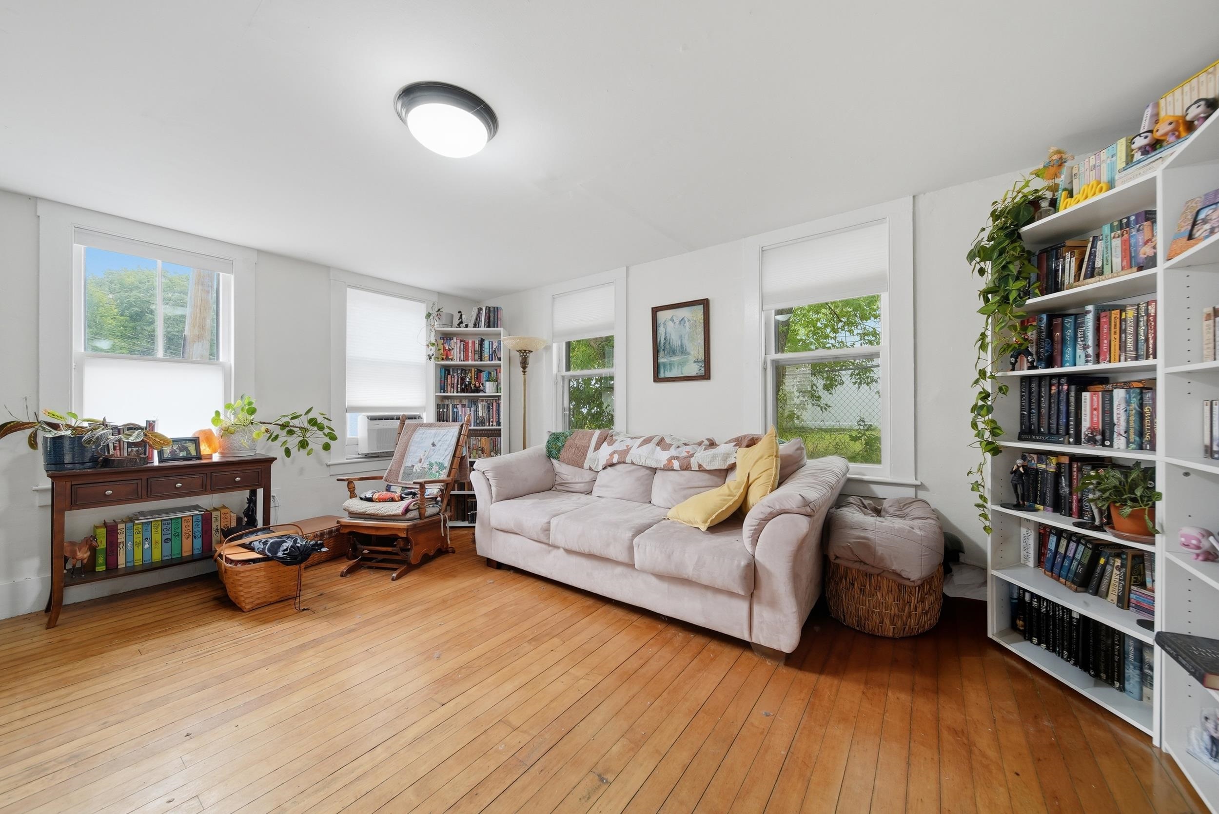 48 New York Street