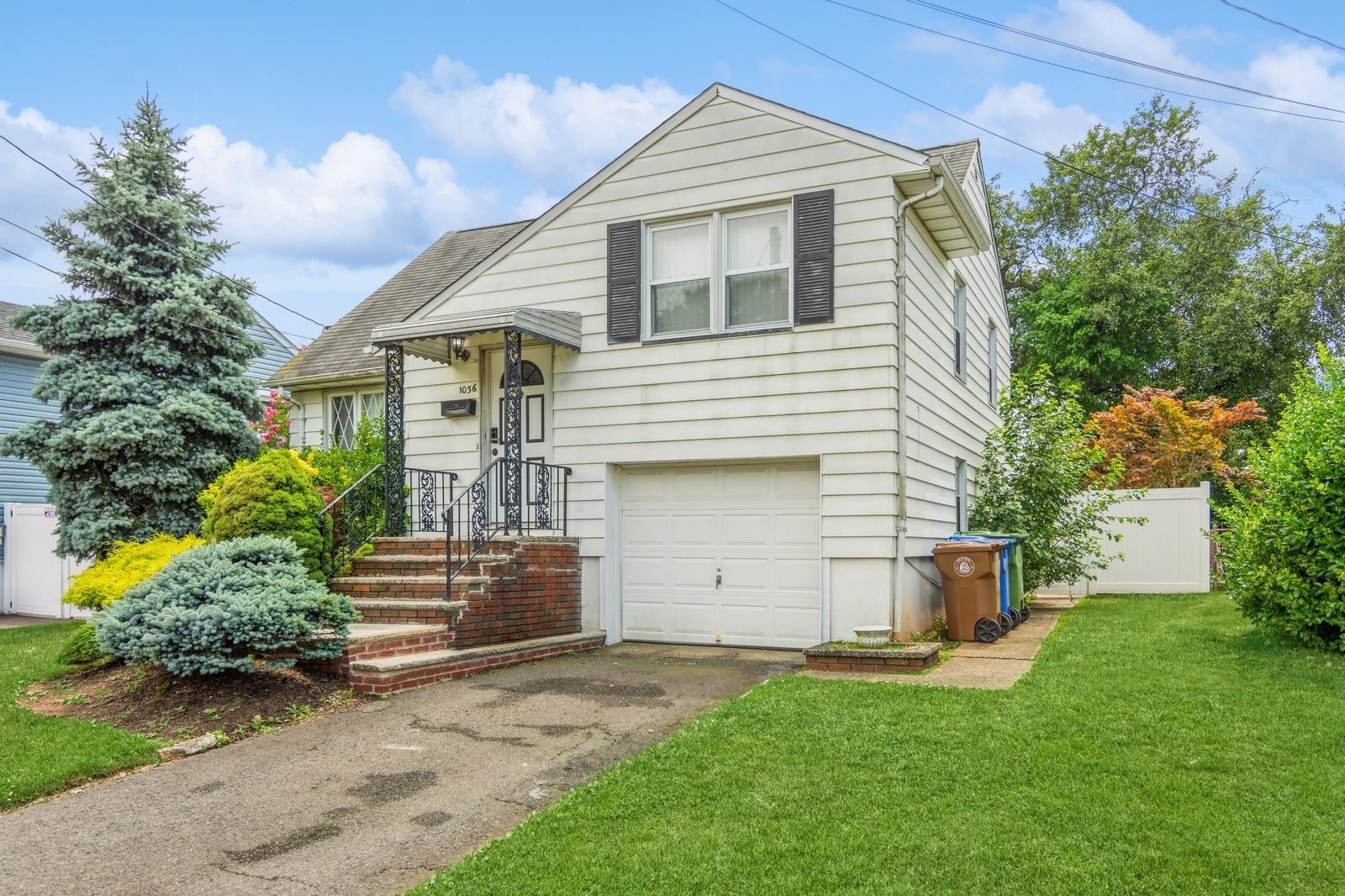 1036 MOPSICK AVE