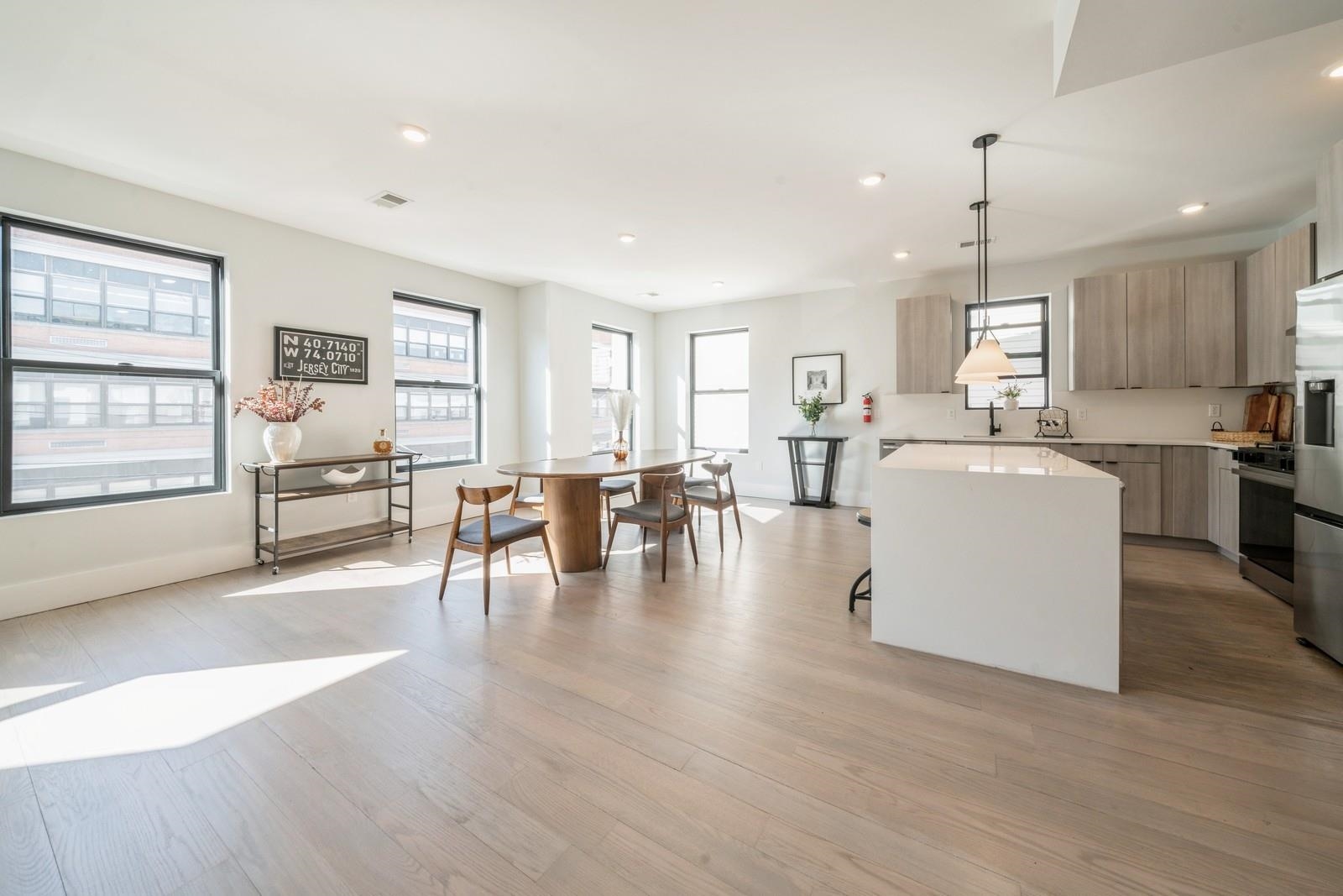 94 ASTOR PL Unit: 2