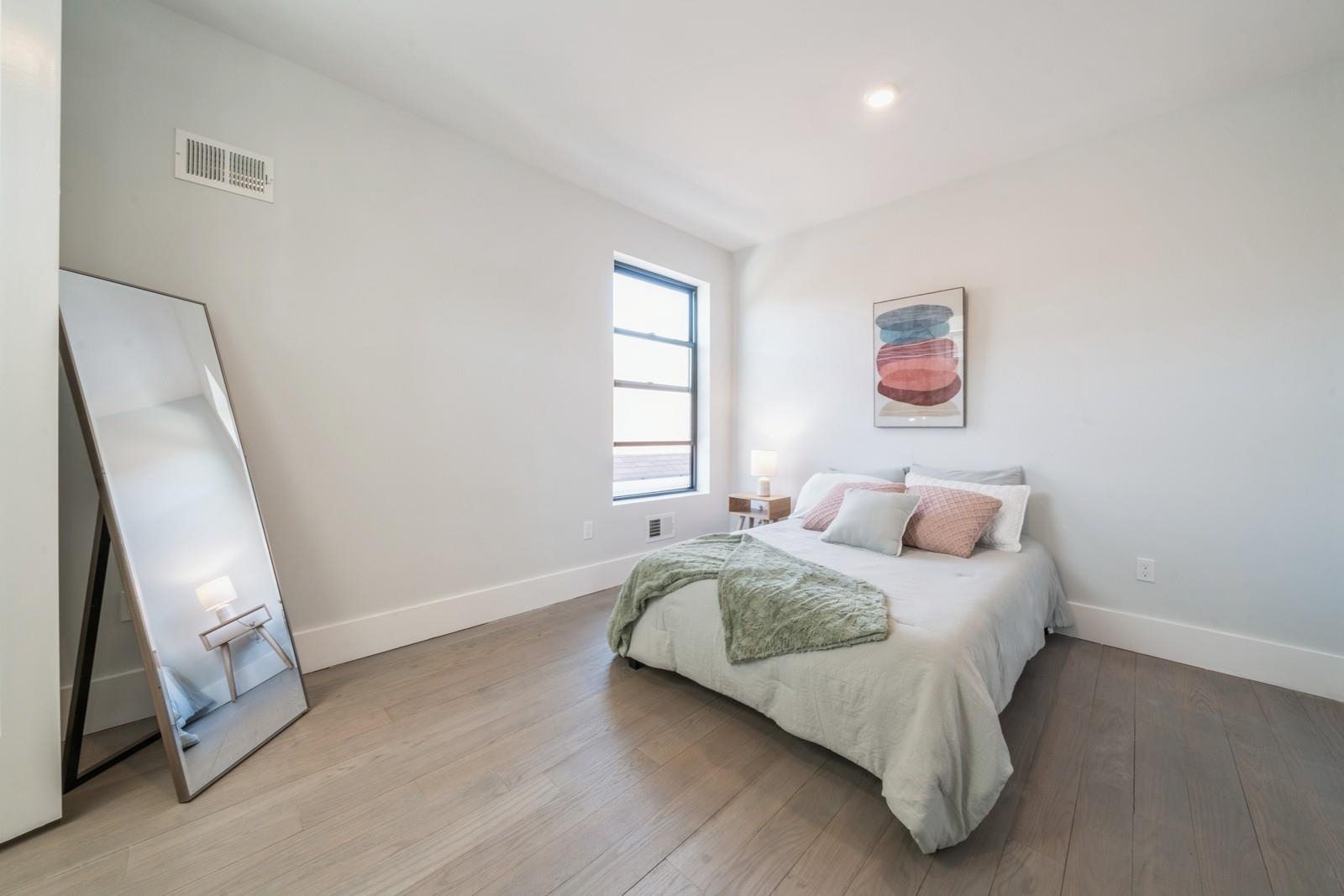 94 ASTOR PL Unit: 2