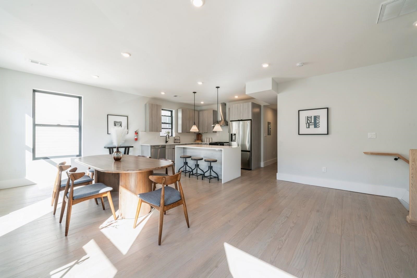 94 ASTOR PL Unit: 2