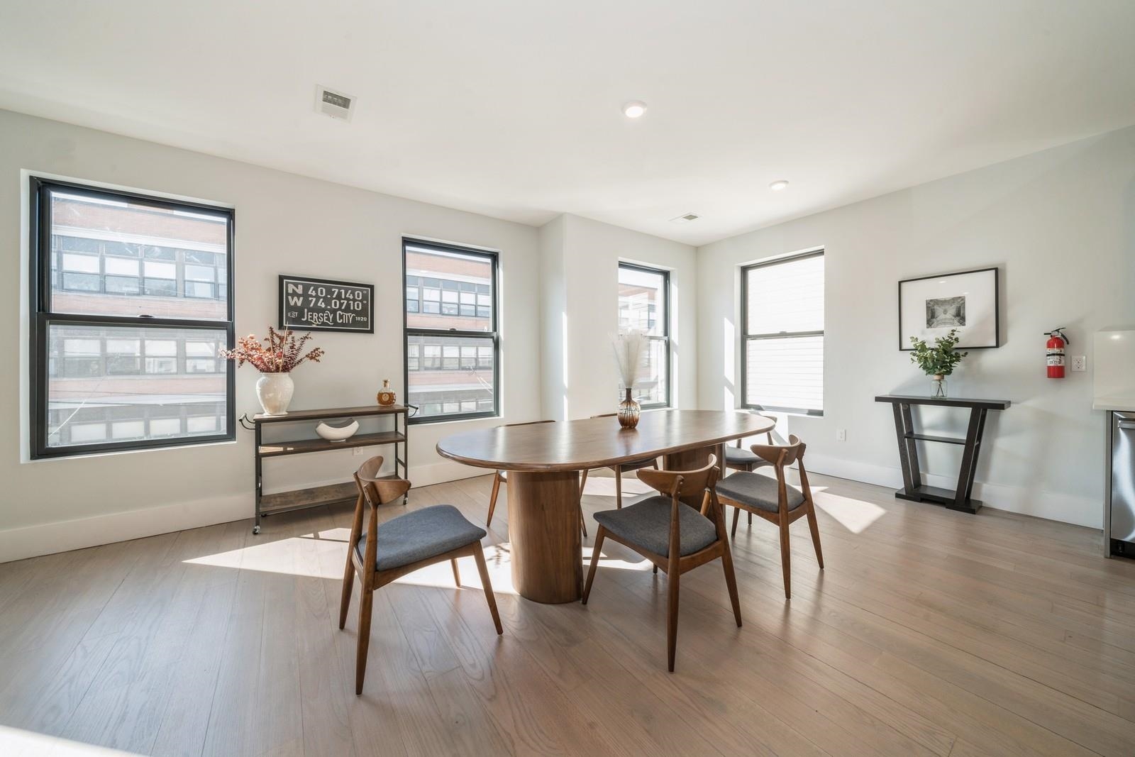 94 ASTOR PL Unit: 2