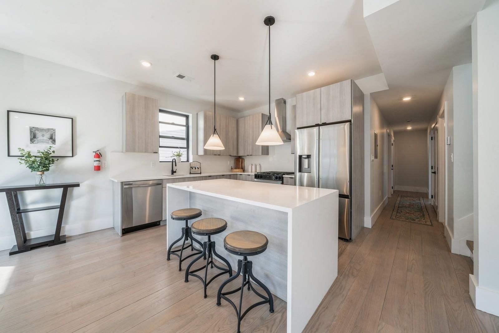 94 ASTOR PL Unit: 2