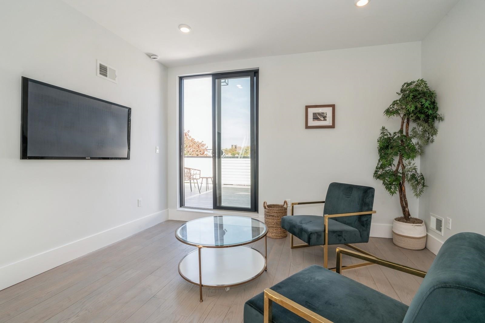 94 ASTOR PL Unit: 2