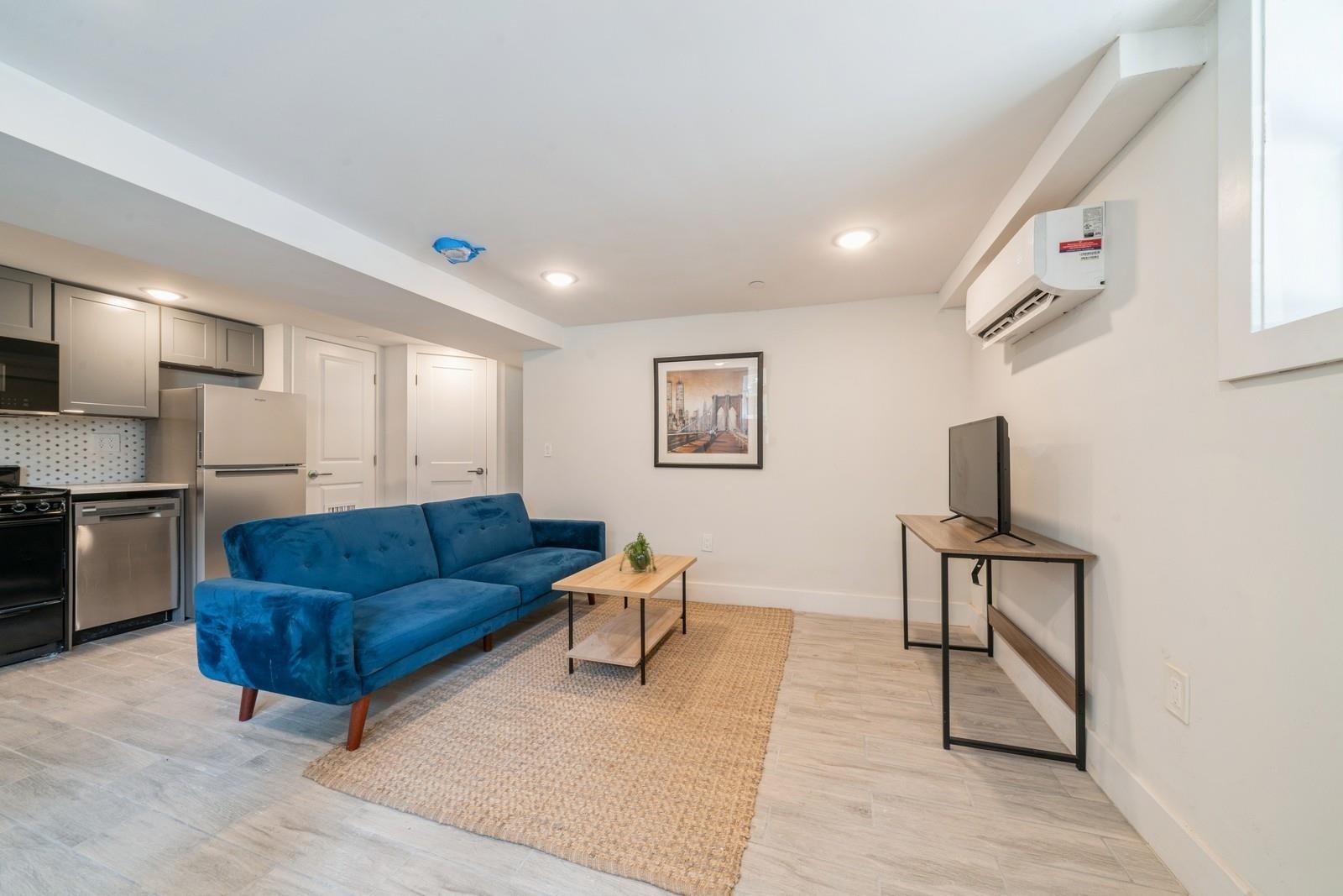 543 PALISADE AVE Unit: 5