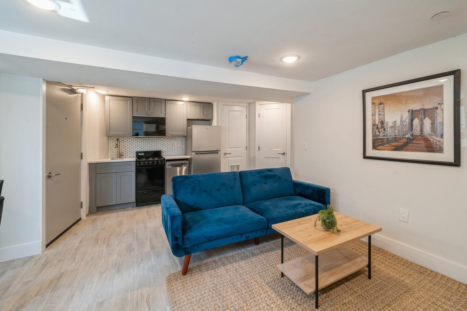 543 PALISADE AVE Unit: 5