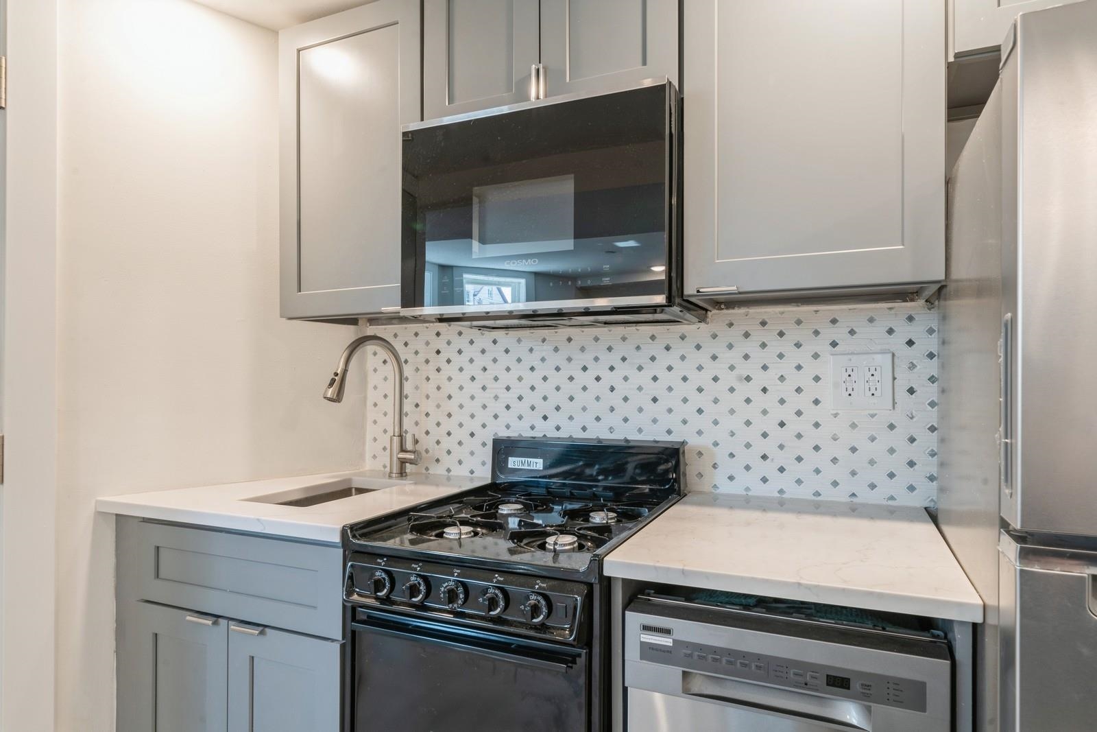 543 PALISADE AVE Unit: 5